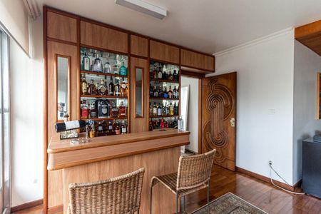 Apartamento à venda com 220m², 3 quartos e 1 vagaSala