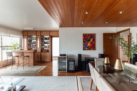 Apartamento à venda com 220m², 3 quartos e 1 vagaSala