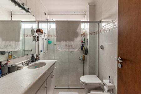 Apartamento à venda com 220m², 3 quartos e 1 vagaBanheiro da Suíte