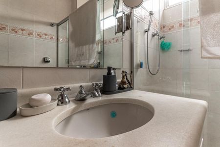 Apartamento à venda com 220m², 3 quartos e 1 vagaBanheiro da Suíte