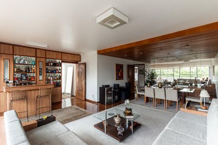 Apartamento à venda com 220m², 3 quartos e 1 vagaSala