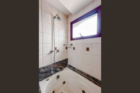 Apartamento à venda com 145m², 3 quartos e 2 vagasBanheiro da Suíte