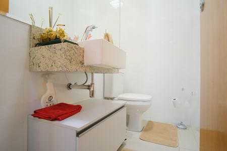 Casa à venda com 171m², 3 quartos e 2 vagasLavabo