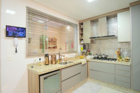 Casa à venda com 171m², 3 quartos e 2 vagasCozinha