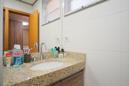 Casa à venda com 171m², 3 quartos e 2 vagasBanheiro da Suíte