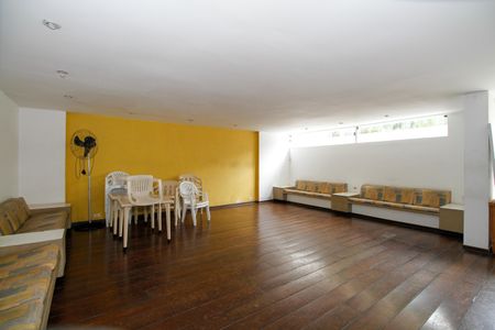 Apartamento para alugar com 95m², 2 quartos e 1 vagaÁrea Comum - Salão de Festas