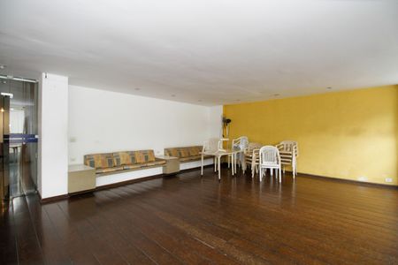 Apartamento para alugar com 95m², 2 quartos e 1 vagaÁrea Comum - Salão de Festas