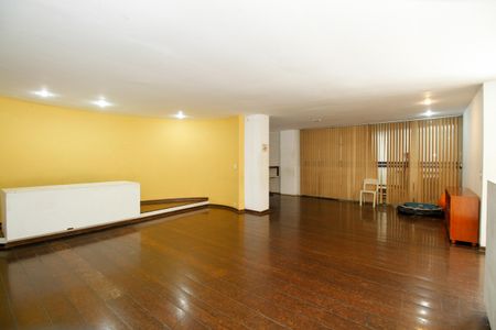 Apartamento para alugar com 95m², 2 quartos e 1 vagaÁrea Comum - Salão de Festas