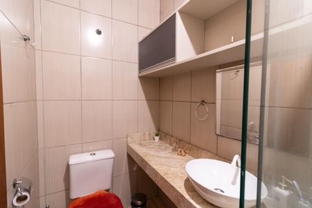 Casa à venda com 79m², 3 quartos e 2 vagas Casa à venda com 79m², 3 quartos e 2 vagasBanheiro