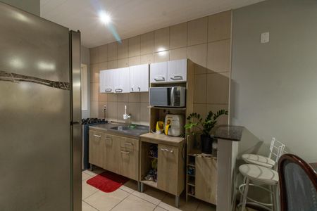 Casa à venda com 79m², 3 quartos e 2 vagas Casa à venda com 79m², 3 quartos e 2 vagasCozinha