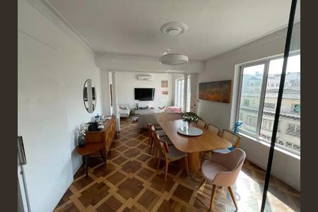 Apartamento à venda com 131m², 3 quartos e 1 vaga