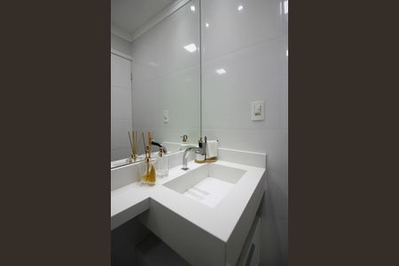 Apartamento à venda com 56m², 2 quartos e 1 vagaBanheiro Social