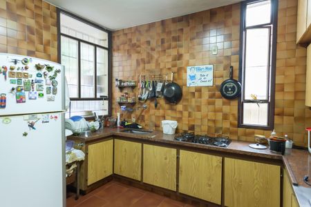 Casa à venda com 580m², 4 quartos e 3 vagasCozinha