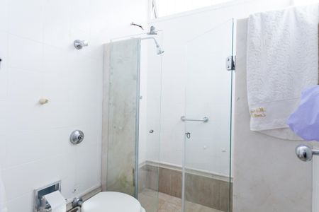 Casa à venda com 580m², 4 quartos e 3 vagasBanheiro da Suíte 1