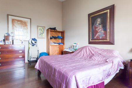 Casa à venda com 580m², 4 quartos e 3 vagassuite 1