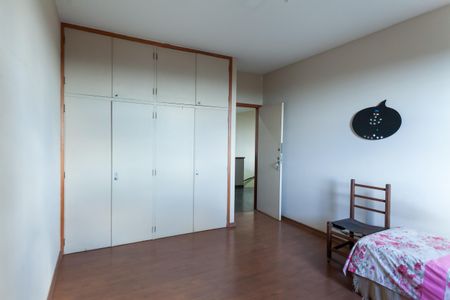 Casa à venda com 580m², 4 quartos e 3 vagasquarto 