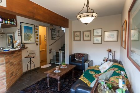 Casa à venda com 580m², 4 quartos e 3 vagasadega 