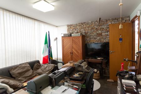 Casa à venda com 580m², 4 quartos e 3 vagasEscritório