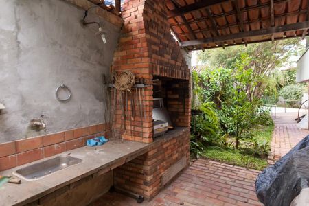 Casa à venda com 580m², 4 quartos e 3 vagasChurrasqueira