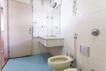 Casa à venda com 580m², 4 quartos e 3 vagasBanheiro da Suíte 3