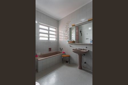 Casa à venda com 414m², 6 quartos e 6 vagasBanheiro 1