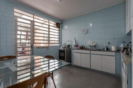 Casa à venda com 414m², 6 quartos e 6 vagasCozinha