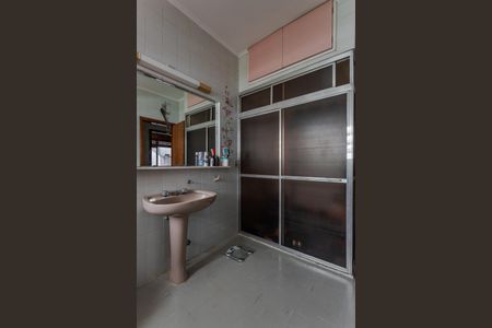 Casa à venda com 414m², 6 quartos e 6 vagasBanheiro 1