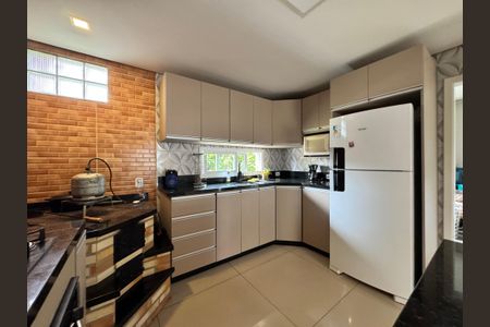 Casa à venda com 150m², 4 quartos e 1 vagaCozinha - Fogão à lenha