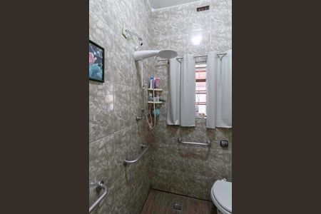 Casa à venda com 160m², 3 quartos e 6 vagasBanheiro social