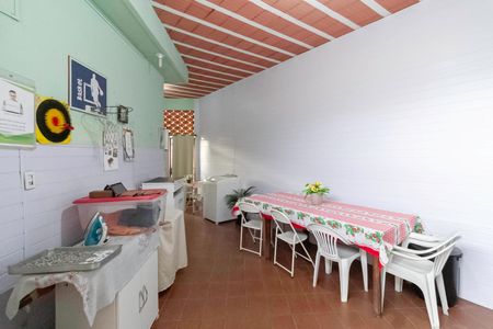 Casa à venda com 160m², 3 quartos e 6 vagasÁrea de serviço