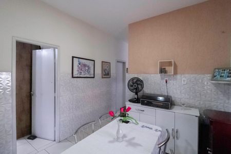 Casa à venda com 160m², 3 quartos e 6 vagasCopa