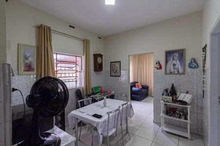 Casa à venda com 160m², 3 quartos e 6 vagasCopa