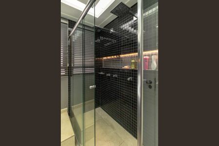 Apartamento à venda com 216m², 4 quartos e 3 vagasBanheiro da Suíte 1