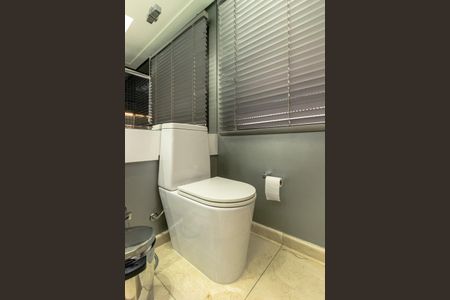 Apartamento à venda com 216m², 4 quartos e 3 vagasBanheiro da Suíte 1