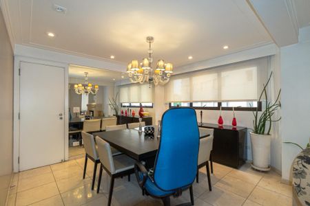 Apartamento à venda com 216m², 4 quartos e 3 vagasSala