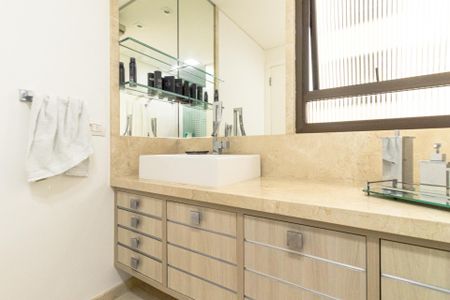 Apartamento à venda com 216m², 4 quartos e 3 vagasBanheiro da Suíte 3