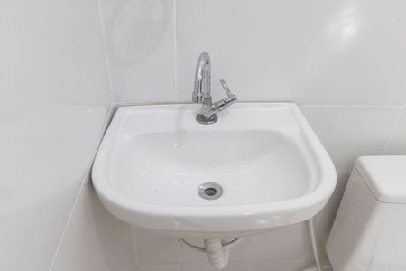 Casa de condomínio para alugar com 51m², 1 quarto e sem vagaBanheiro