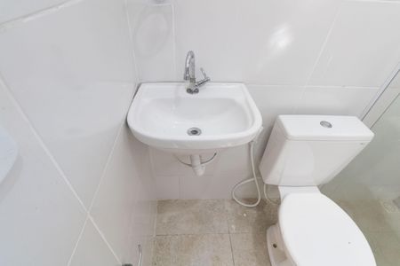 Casa de condomínio para alugar com 51m², 1 quarto e sem vagaBanheiro