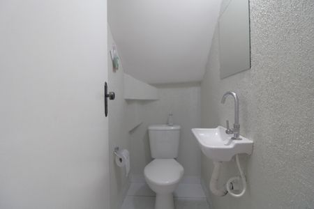 Casa de condomínio para alugar com 75m², 2 quartos e 2 vagasLavabo