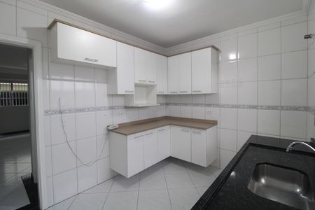 Casa de condomínio para alugar com 75m², 2 quartos e 2 vagasCozinha