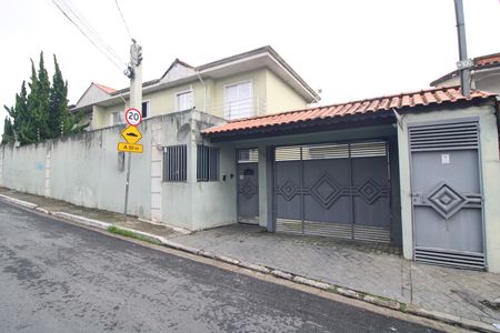Casa de condomínio para alugar com 75m², 2 quartos e 2 vagasFachada