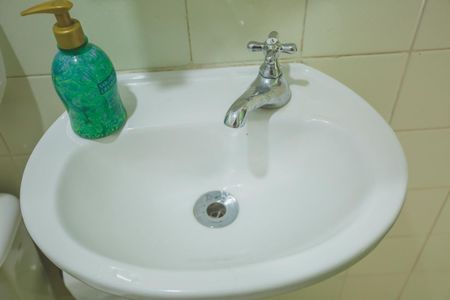 Casa à venda com 188m², 4 quartos e 2 vagas Casa à venda com 188m², 4 quartos e 2 vagasBanheiro de Serviço