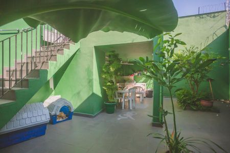 Casa à venda com 188m², 4 quartos e 2 vagas Casa à venda com 188m², 4 quartos e 2 vagasQuintal