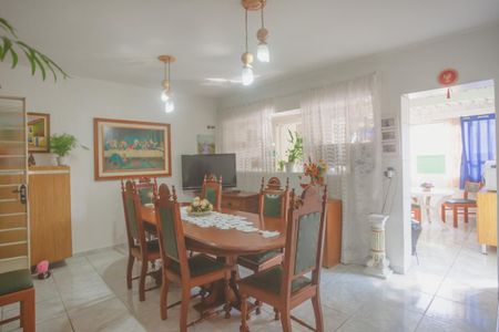 Casa à venda com 188m², 4 quartos e 2 vagas Casa à venda com 188m², 4 quartos e 2 vagasSala de Jantar