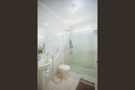 Casa à venda com 188m², 4 quartos e 2 vagas Casa à venda com 188m², 4 quartos e 2 vagasBanheiro