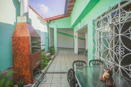 Casa à venda com 188m², 4 quartos e 2 vagas Casa à venda com 188m², 4 quartos e 2 vagasQuintal