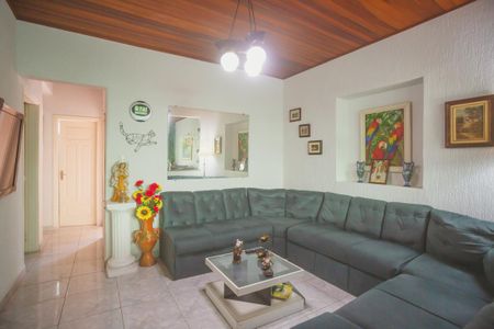 Casa à venda com 188m², 4 quartos e 2 vagas Casa à venda com 188m², 4 quartos e 2 vagasSala de Estar