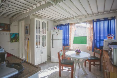 Casa à venda com 188m², 4 quartos e 2 vagas Casa à venda com 188m², 4 quartos e 2 vagasCozinha