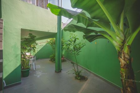 Casa à venda com 188m², 4 quartos e 2 vagas Casa à venda com 188m², 4 quartos e 2 vagasQuintal