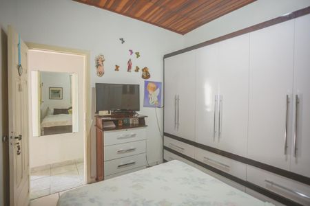 Casa à venda com 188m², 4 quartos e 2 vagas Casa à venda com 188m², 4 quartos e 2 vagasQuarto 2